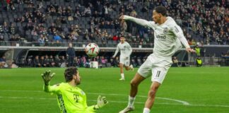 frankfurt-zieht-mit-remis-ins-achtelfinale-tsg-auf-schtzenhilfe-angewiesen