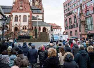 Gemeinsamer Zusammenhalt nach Messerattacke in Aschaffenburg gemeinsamer-zusammenhalt-nach-messerattacke-in-aschaffenburg