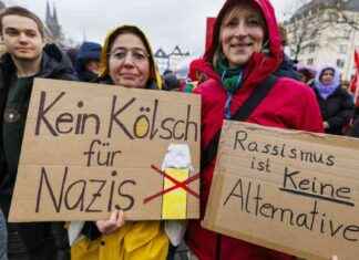 Große Protestaktion in Köln gegen die AfD: Tausende demonstrieren für Demokratie groe-protestaktion-in-kln-gegen-die-afd-tausende-demonstrieren-fr-demokratie