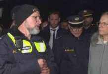 Messerangriff in Aschaffenburg: Polizist informiert über Vorfall – Video – WELT messerangriff-in-aschaffenburg-polizist-informiert-ber-vorfall-video-welt