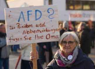 Omas gegen Rechts: Mahnwache zur Bundestagswahl 2025 in… omas-gegen-rechts-mahnwache-zur-bundestagswahl-2025-in