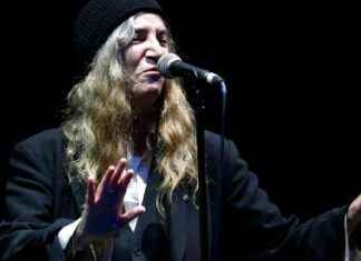 Patti Smith kollabiert auf der Bühne in Brasilien, Rest der Show abgesagt patti-smith-kollabiert-auf-der-bhne-in-brasilien-rest-der-show-abgesagt
