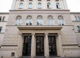 Prozess am Bonner Landgericht: 21-Jährige soll Neugeborenes erstickt und versteckt haben prozess-am-bonner-landgericht-21-jhrige-soll-neugeborenes-erstickt-und-versteckt-haben