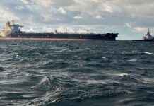 Sturm beeinträchtigt Rettungsaktion des havarierten Öltankers vor Rügen sturm-beeintrchtigt-rettungsaktion-des-havarierten-ltankers-vor-rgen