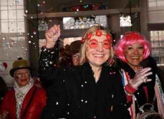 Altweiber in Düsseldorf: Frauen feiern nicht alleine – Aktuelle News aus Ddorf altweiber-in-dsseldorf-frauen-feiern-nicht-alleine-aktuelle-news-aus-ddorf