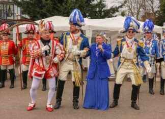 Biwakfeier in Düsseldorf: Elf vom Dörp feiern ausgelassen – Ddorf-Aktuell biwakfeier-in-dsseldorf-elf-vom-drp-feiern-ausgelassen-ddorf-aktuell