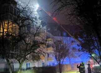 Brand in Augsburger Univiertel: Bewohner flüchten auf Hausdach brand-in-augsburger-univiertel-bewohner-flchten-auf-hausdach