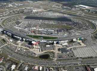 Goodyear Blimp: Von Ronald Reagan bis Ice Cube – ‘schwebendes Stück Americana’ feiert 100 Jahre goodyear-blimp-von-ronald-reagan-bis-ce-cube-schwebendes-stck-americana-feiert-100-jahre