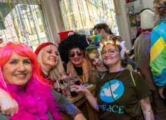 Karneval Düsseldorf 2025: Altweiber und Jecken feiern in den Straßen karneval-dsseldorf-2025-altweiber-und-jecken-feiern-in-den-straen