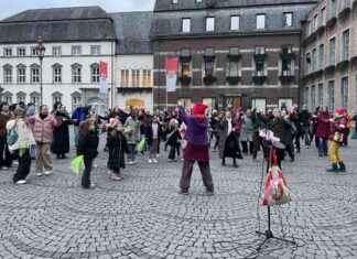 Tanz gegen Gewalt an Frauen in Düsseldorf: Marktplatz-Aktion – Ddorf-Aktuell tanz-gegen-gewalt-an-frauen-in-dsseldorf-marktplatz-aktion-ddorf-aktuell