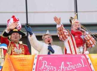 Rosenmontagszug in Düsseldorf: Über 700.000 Zuschauer am Straßenrand begeistert rosenmontagszug-in-dsseldorf-ber-700000-zuschauer-am-straenrand-begeistert