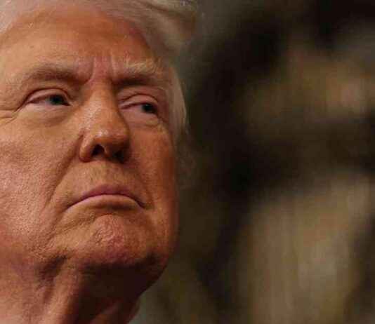 Trump verkündet neue Zölle und droht Kanada mit dem Ende der Autoindustrie trump-verkndet-neue-zlle-und-droht-kanada-mit-dem-ende-der-autoindustrie