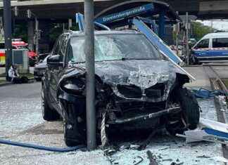 Auto kollidiert mit Münchner Trambahn-Haltestelle – Verletzte und Schäden auto-kollidiert-mit-mnchner-trambahn-haltestelle-verletzte-und-schden