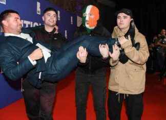 Mitglied des irischen Rap-Trios Kneecap wegen Terrorvergehen in UK angeklagt mitglied-des-irischen-rap-trios-kneecap-wegen-terrorvergehen-in-uk-angeklagt