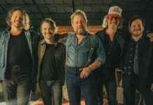 Nathaniel Rateliff überwindet Ängste, kuratiert Newport Folk und neues Video nathaniel-rateliff-berwindet-ngste-kuratiert-newport-folk-und-neues-video