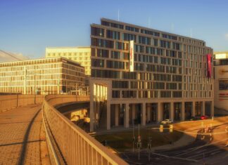 Hampton By Hilton Düsseldorf: Entdecken Sie Ihr Traumhotel!