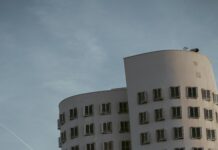 Flughafen Düsseldorf Ankunft Live: Entdecken Sie Aktuelle Informationen!