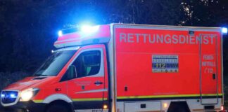 schwerer-vespafahrer-unfall-in-dsseldorf-unterbach-leben-in-gefahr-ddorf-aktuell