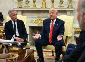 Trump rühmt sich über vergoldetes Büro und fordert Amerikaner auf, Ausgaben zu kürzen. trump-rhmt-sich-ber-vergoldetes-bro-und-fordert-amerikaner-auf-ausgaben-zu-krzen