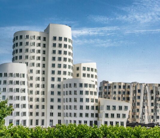 Düsseldorf A&O Hauptbahnhof: Entdecken Sie Ihr Perfektes Hotel!