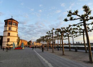 Düsseldorf Veranstaltungen Heute An Der Rheinuferpromenade Entdecken