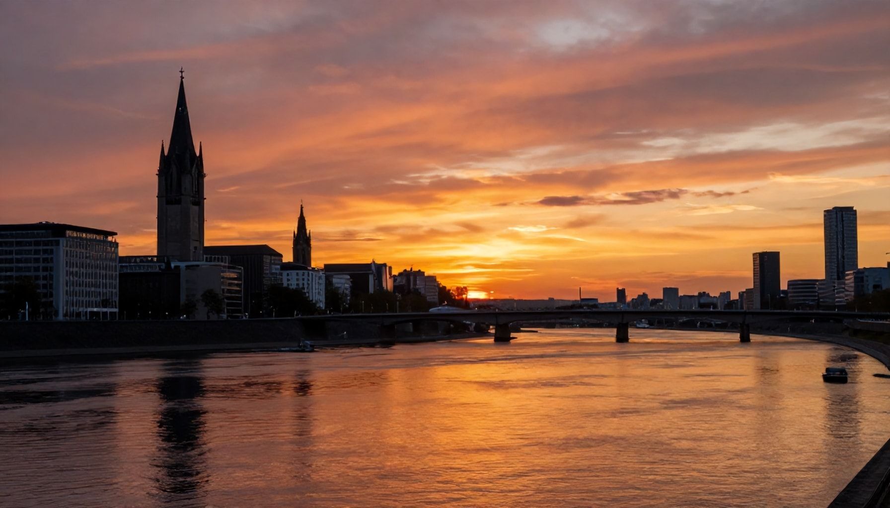 5 magische Spots für Düsseldorfer Sonnenuntergänge, die du nicht verpassen darfst*