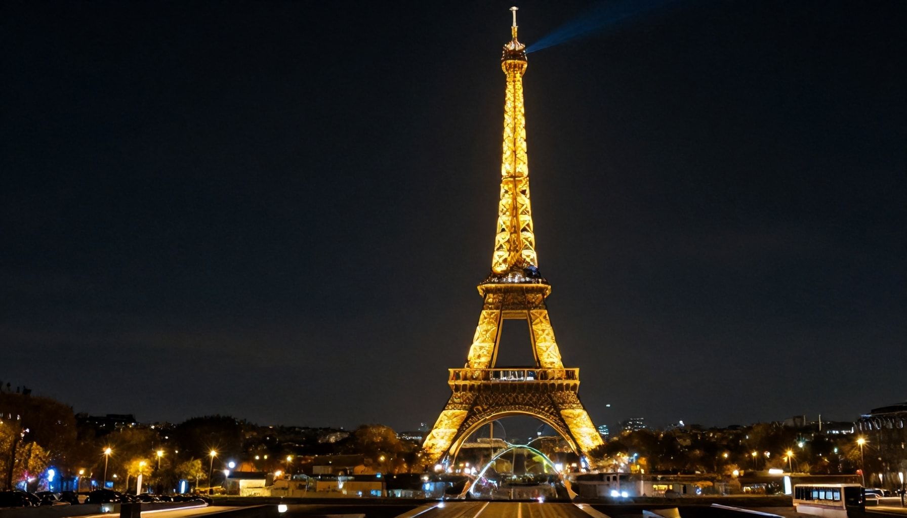 5 Wege, wie der Paris Club Düsseldorf Ihre Nacht unvergesslich macht – Geheimtipps für Insider*