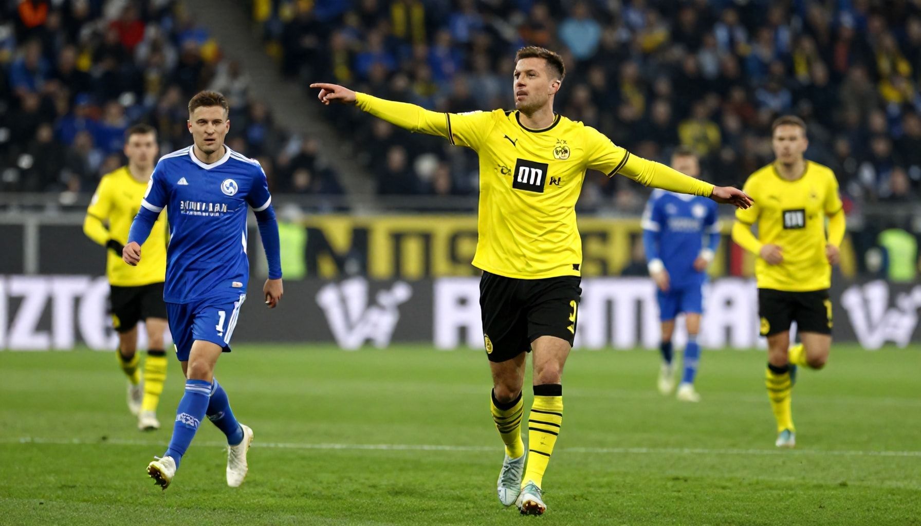 Die Wahrheit über den Aufstieg und Fall von Schalke Düsseldorf*