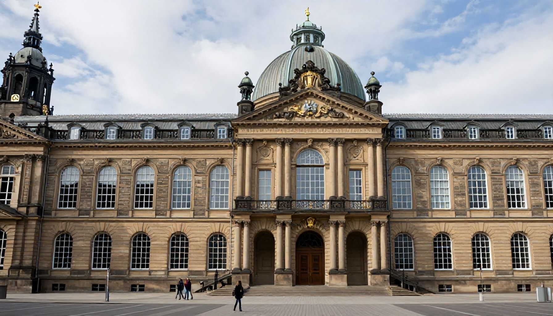 Die Wahrheit über Düsseldorfs Museumsszene – Was Touristen oft falsch machen (und wie Sie es besser machen)*
