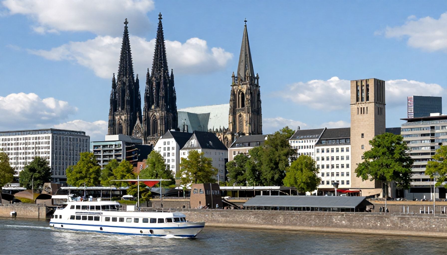 So erreichen Sie alle Sehenswürdigkeiten von Düsseldorf in Minuten – dank zentraler Lage*