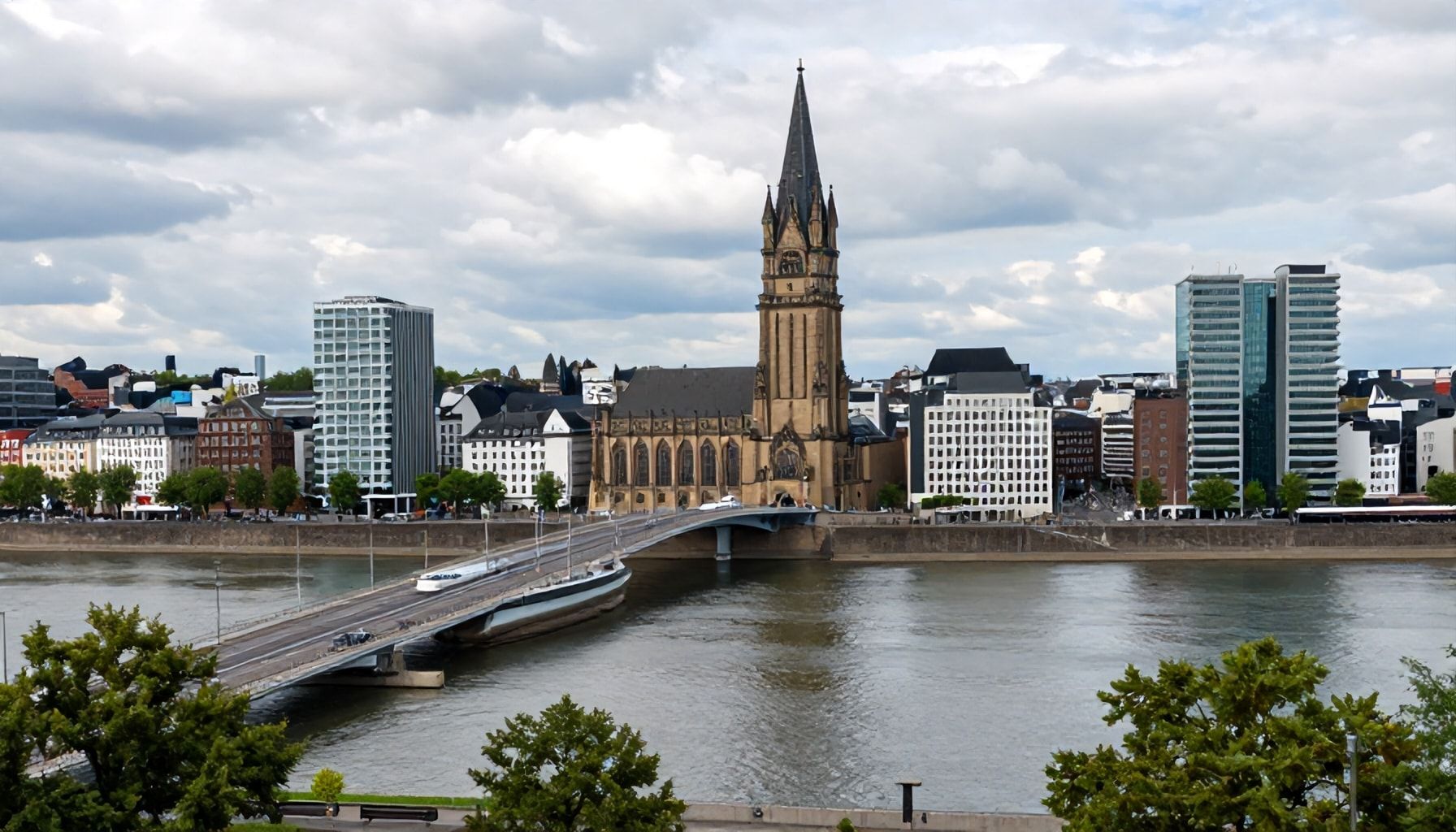 Warum Düsseldorf das perfekte Reiseziel für Abenteuerlustige ist*