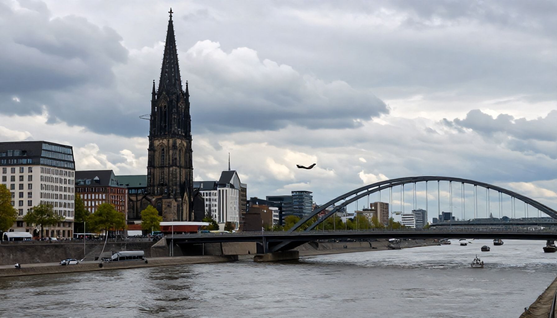 Warum Ihr Wochenendausflug in Düsseldorf vom Wetter abhängt – und wie Sie es checken*