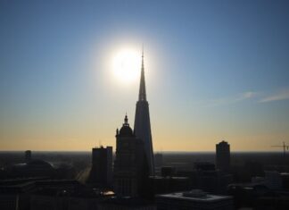 Düsseldorf erlebt seltenes Himmelspektakel: Teilweise Sonnenfinsternis begeistert die Stadt Düsseldorf experiences a rare celestial spectacle: a partial solar eclipse delights the city